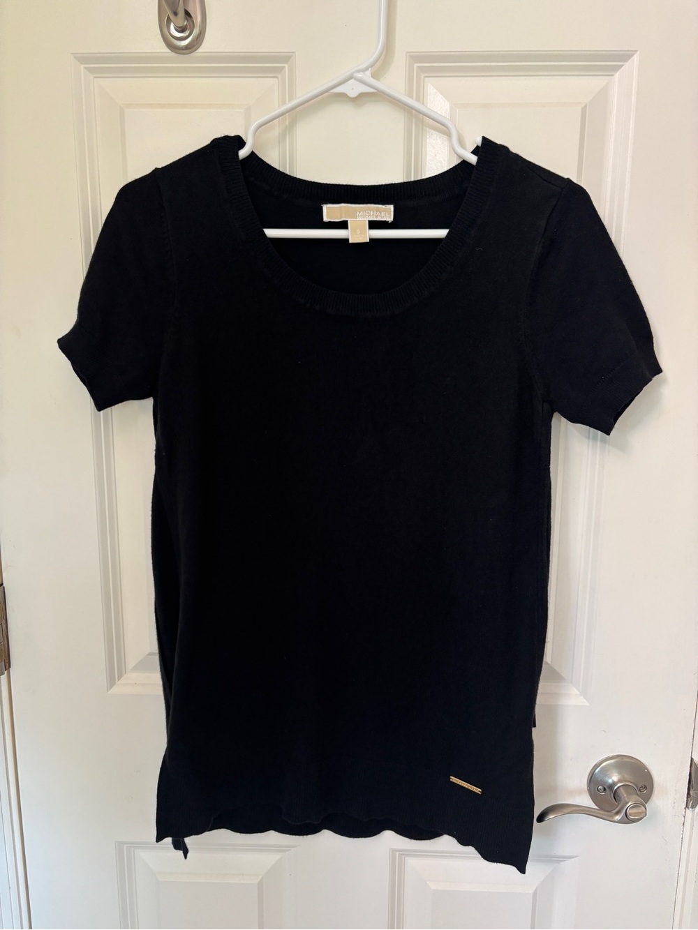 Michael Kors Black Short-Sleeve Side-Slit Knit Top, sz S